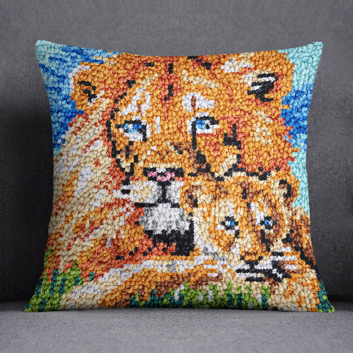 Majestic Lion Family - Latch Hook Pillow Kit