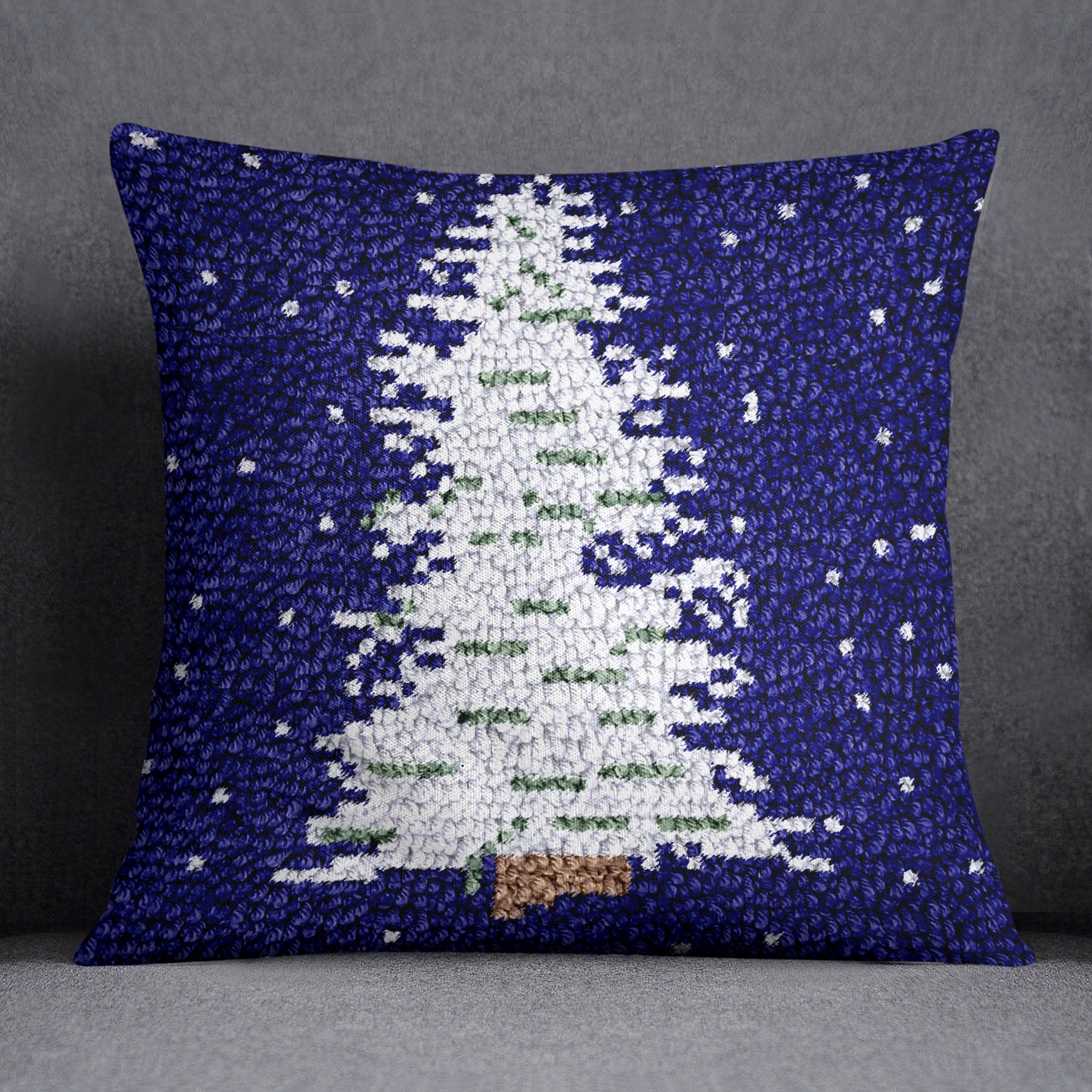 Winter Wonderland Christmas Tree - Latch Hook Pillow Kit