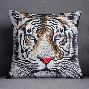 Regal Tiger Portrait - Latch Hook Pillow Kit