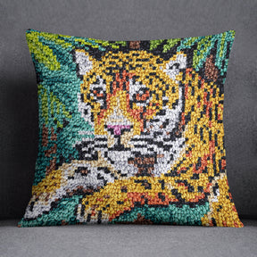 Majestic Jaguar in Vibrant Jungle - Latch Hook Pillow Kit