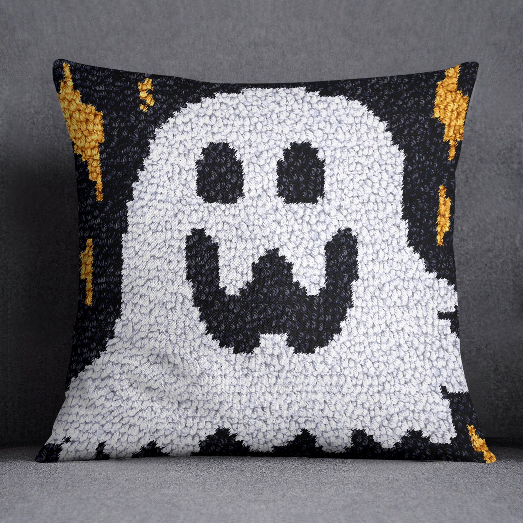 Spooky Smiles: Ghostly Charm - Latch Hook Pillow Kit