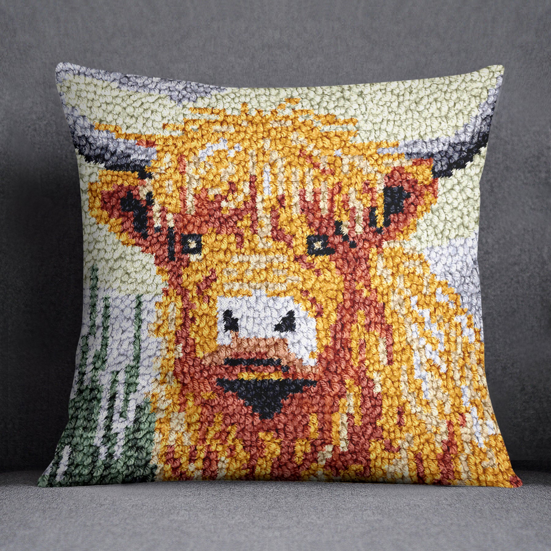 Golden Highlander - Latch Hook Pillow Kit