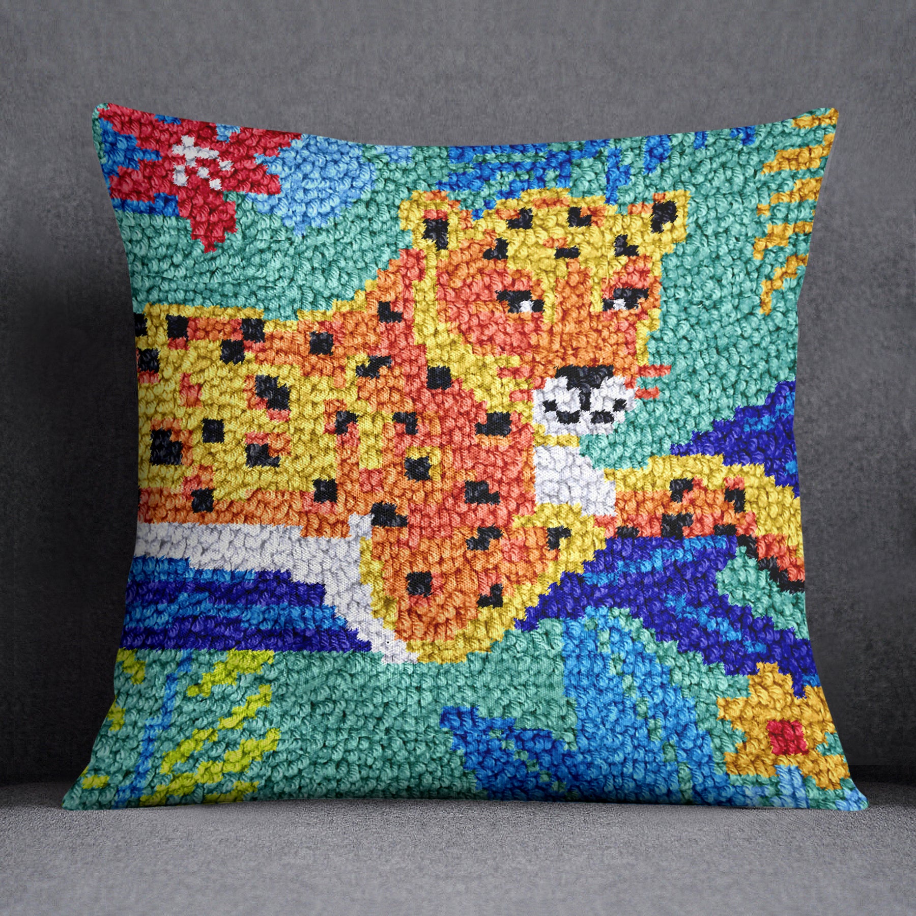 Vibrant Jungle Leopard - Latch Hook Pillow Kit