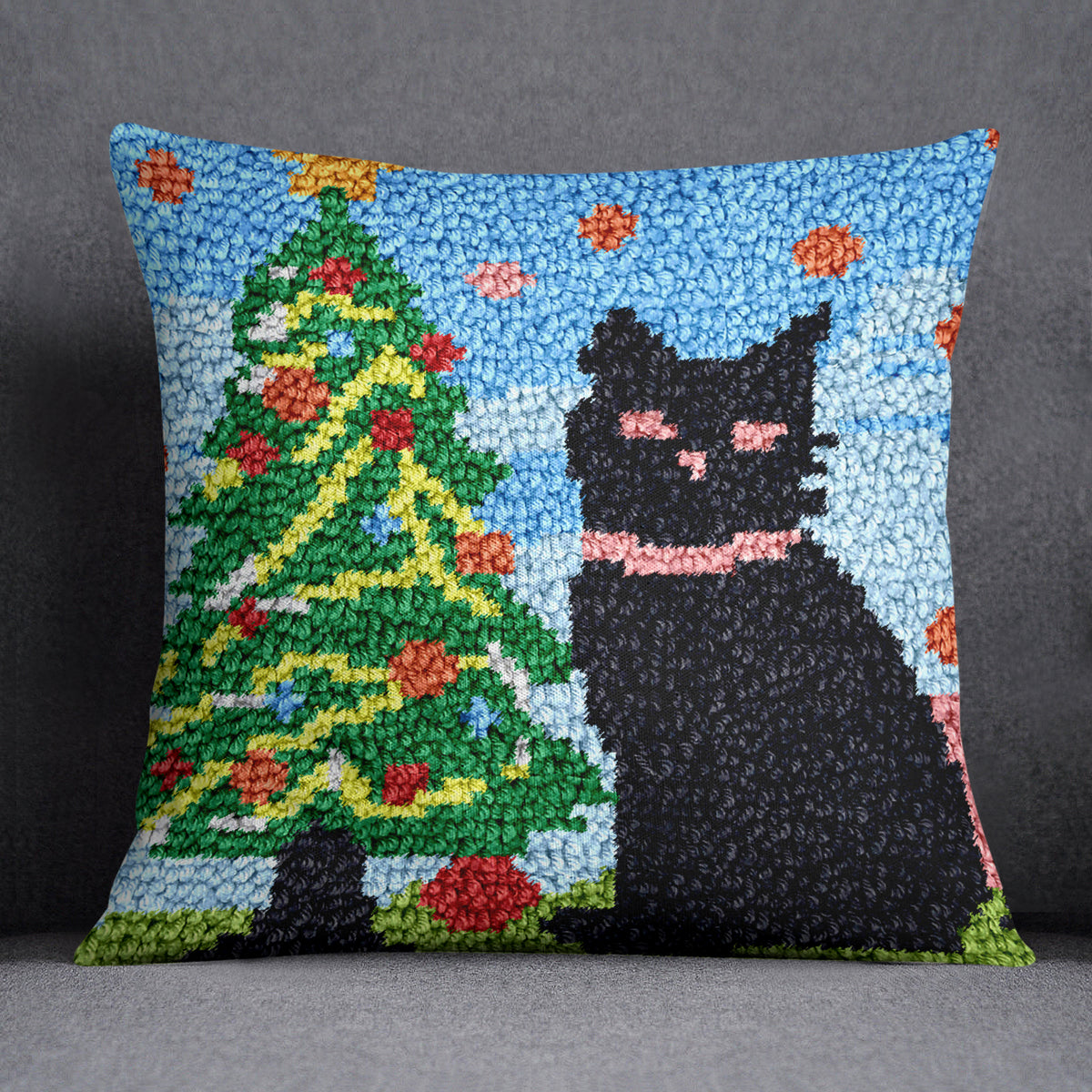 Festive Feline Christmas Charm - Latch Hook Pillow Kit