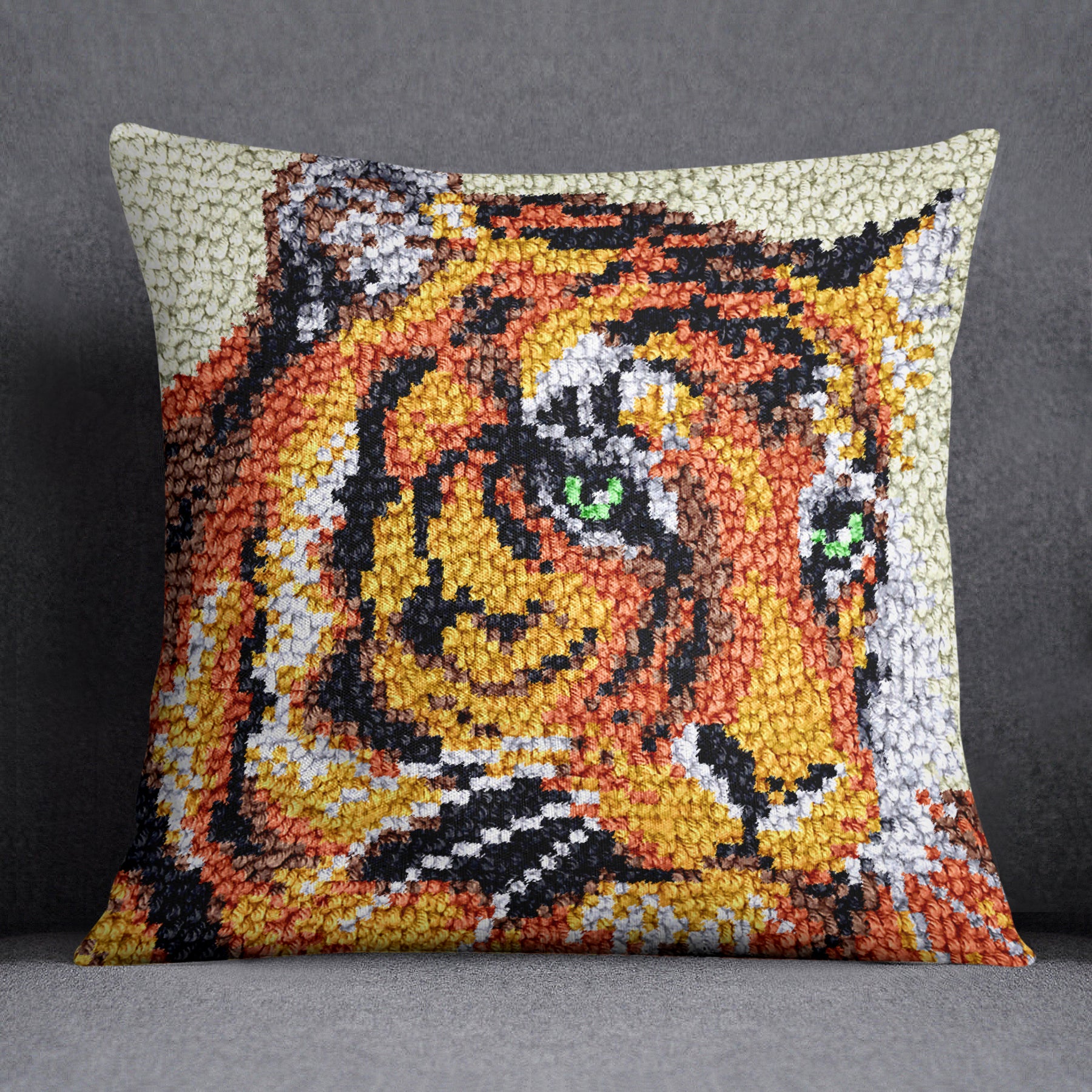 Majestic Tiger - Latch Hook Pillow Kit