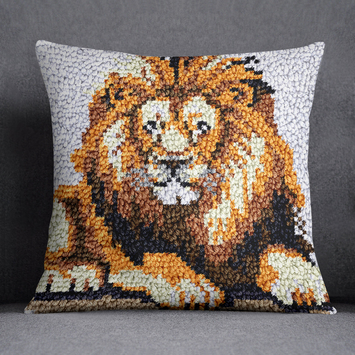 Majestic Lion in Wool - Latch Hook Pillow Kit