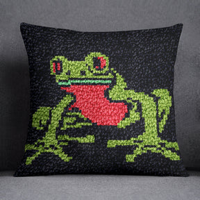 Vibrant Frog Artwork - Latch Hook Pillow Kit