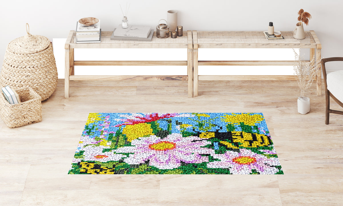 Buzzing Garden Delight - Latch Hook Rug Kit