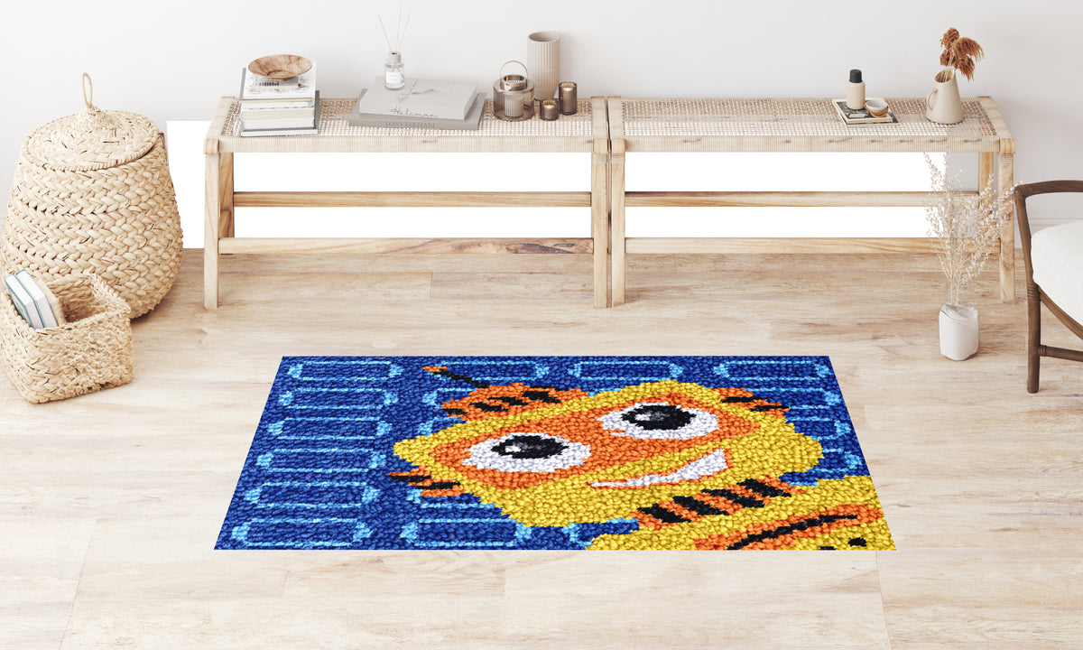 Cheerful Robot Art - Latch Hook Rug Kit